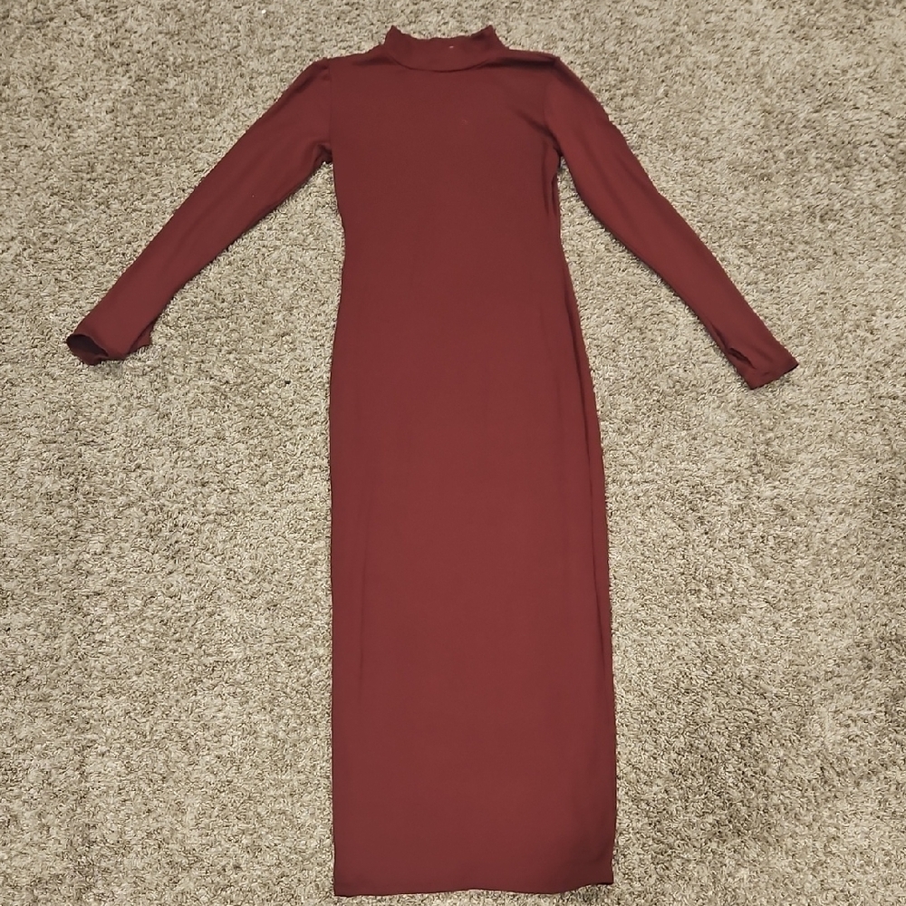 Elegant Burgundy Long Sleeve Dress